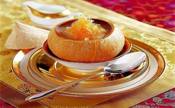 Cách chế biến yến sào chưng nước dừa