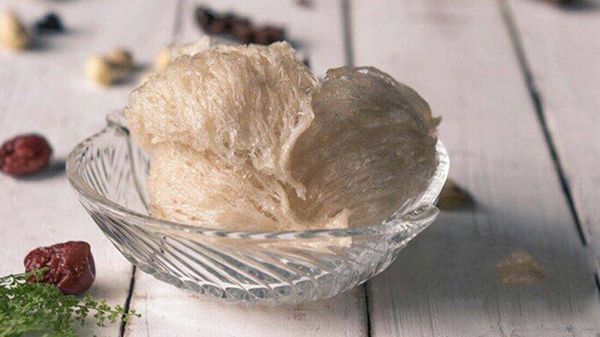 Tổ yến thô còn lông giá như thế nào?